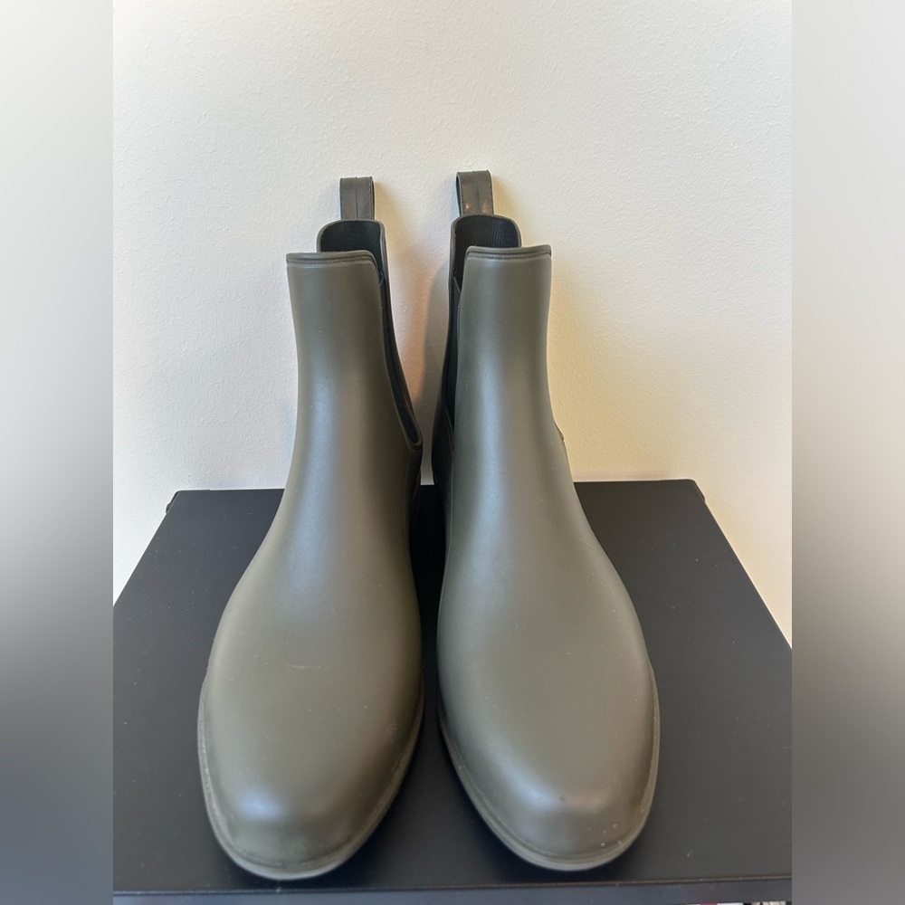 Target rain boots size women’s 11